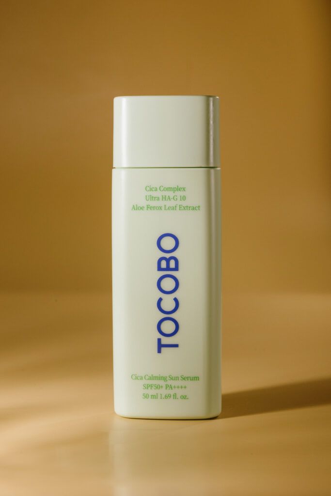 Солнцезащитная сыворотка на основе экстракта центеллы TOCOBO Cica Calming Sun Serum SPF50+ PA++++ 50ml
