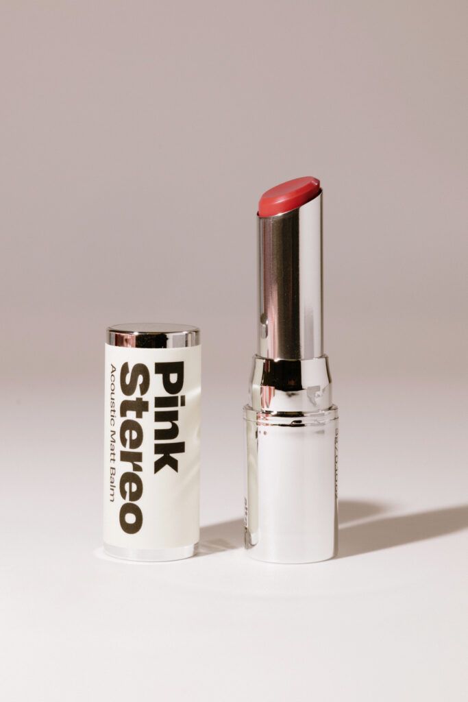Матовый оттеночный бальзам для губ alternative stereo Acoustic Matt Balm [02 Pink Stereo] 3g