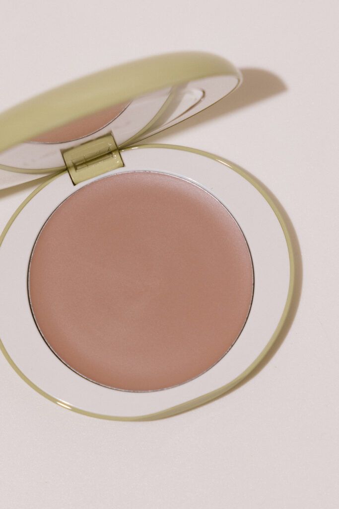 Нежные кремовые румяна [07 Milky Mocha] Freshian Egg Like Cream Blush Vegan 6,5g