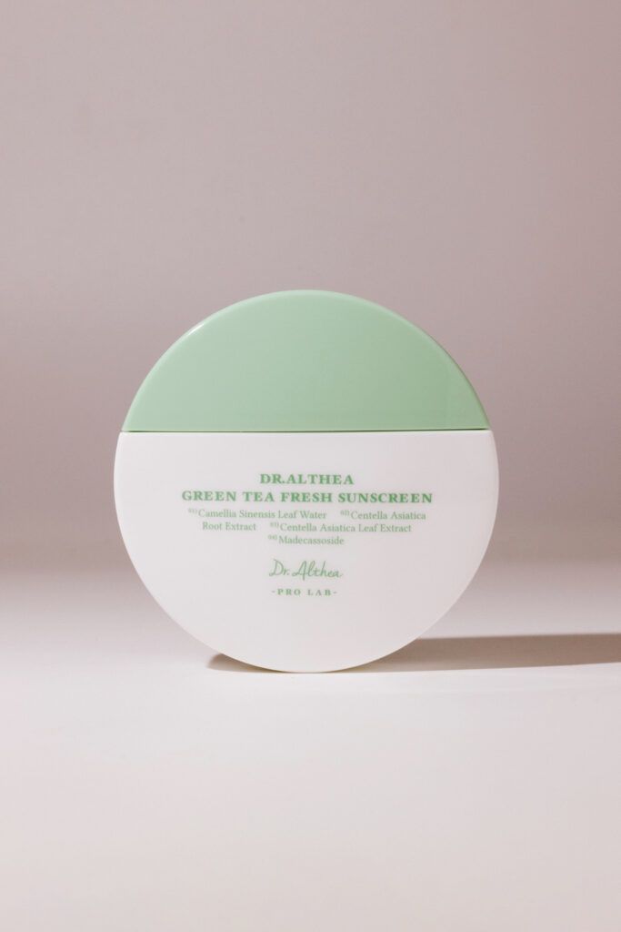 Освежающий солнцезащитный крем Dr. Althea Green Tea Fresh Sunscreen SPF50+ PA++++ 45ml