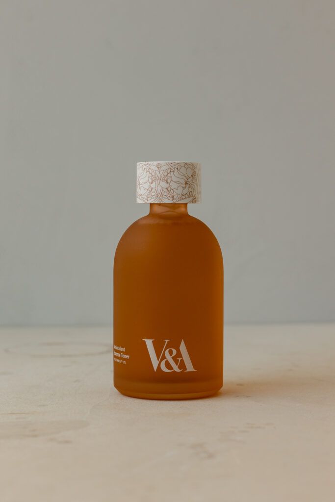 BU// Антиоксидантная тонер- эссенция для работы с порами V&A Antioxidant Essence Toner 120ml