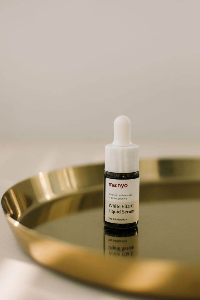 Мягкая сыворотка с витамином С в концетрации 10% Manyo White Vita-C Liquid Serum 10ml 