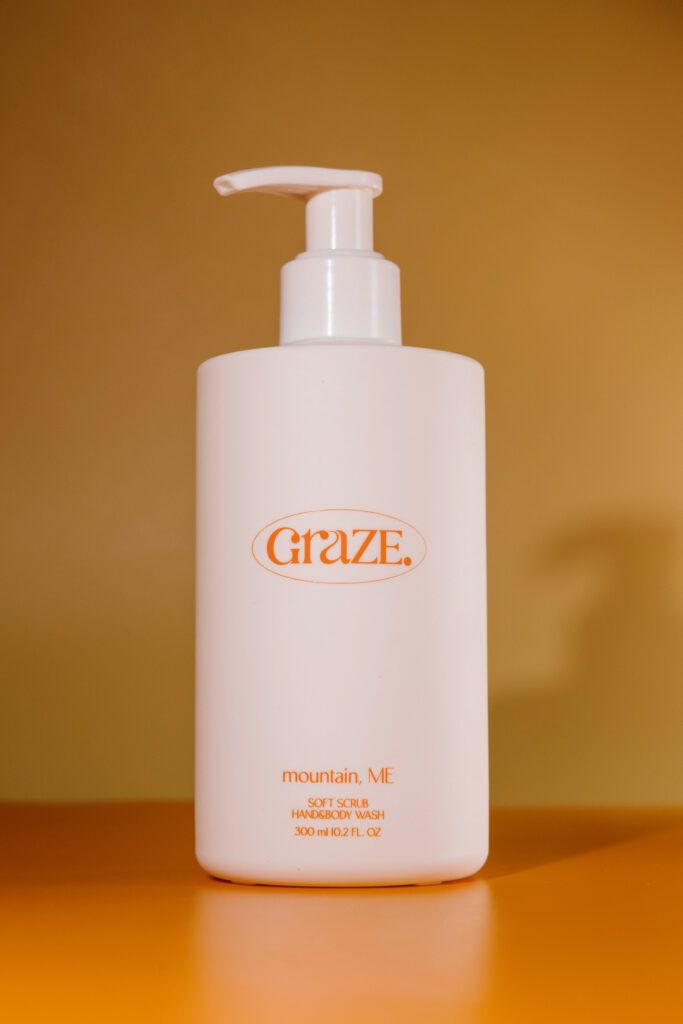 Парфюмированный пилинг-гель для мытья рук и тела Grazepoint ME Soft Scrub Hand&Body Wash 300ml