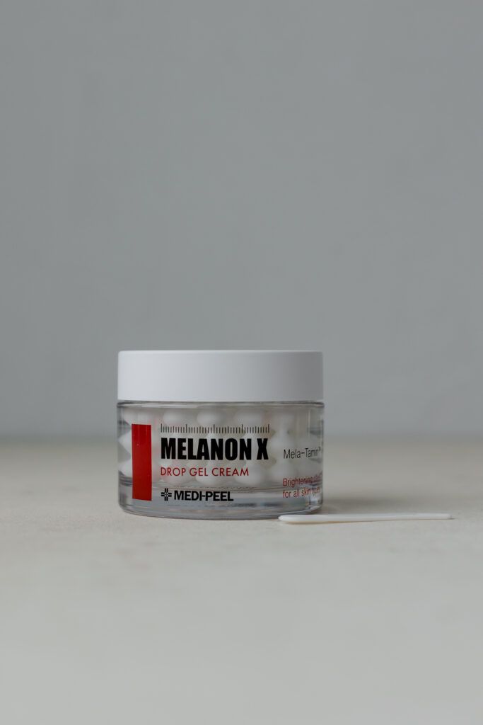 

BU// Витаминно-осветляющий капсульный крем MEDI-PEEL Melanon X Drop Gel Cream 50g