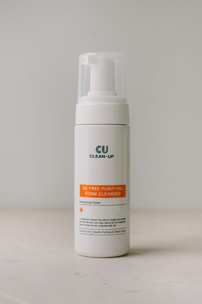 Деликатная пенка с салициловой кислотой CU Clean Up AV Free Purifying Foam Cleanser 180ml