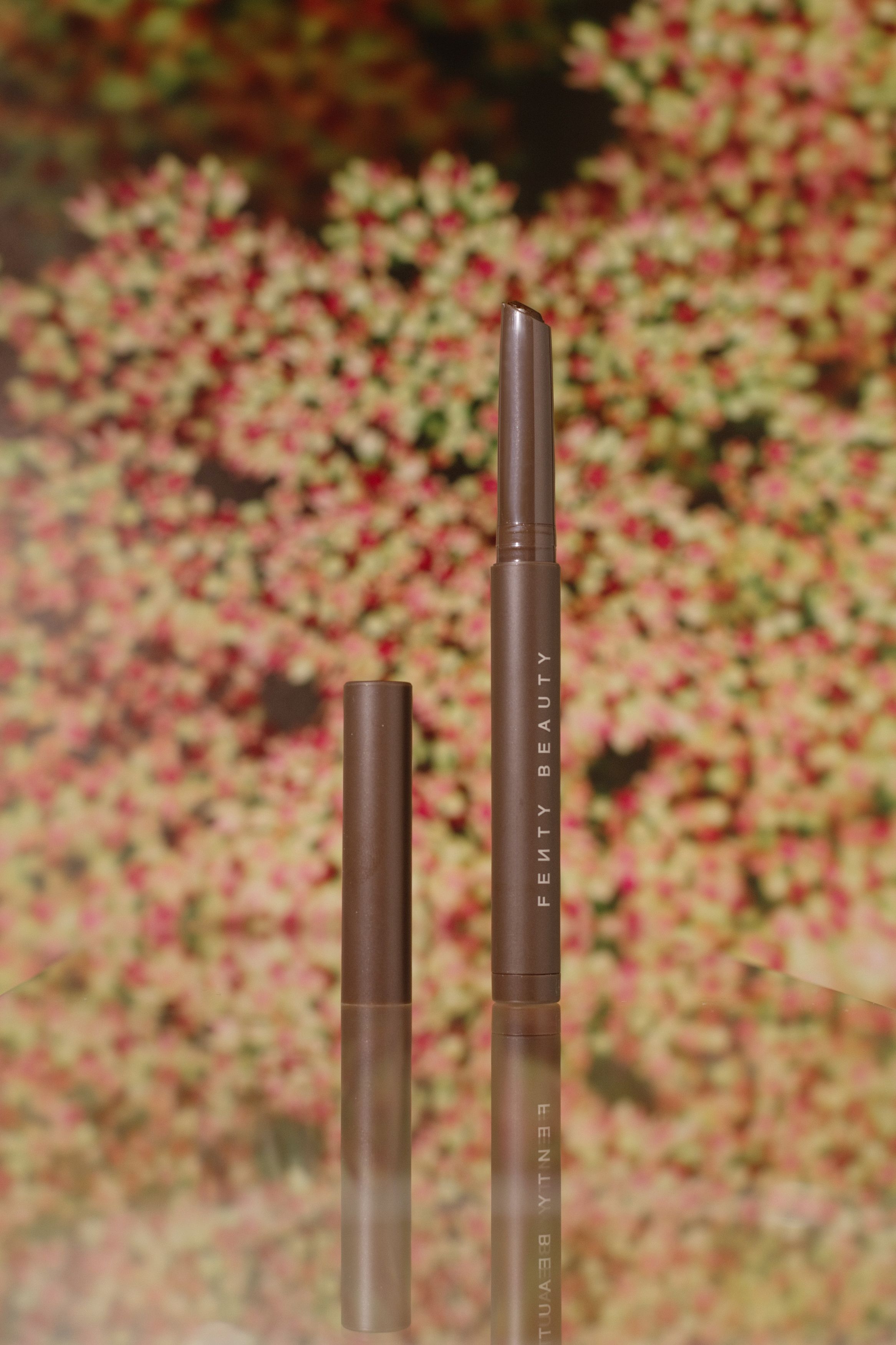 Стойкие тени для век в стиках [Brownie Badd'r] Fenty Beauty Shadowstix Longwear Eyeshadow Stick 10ml