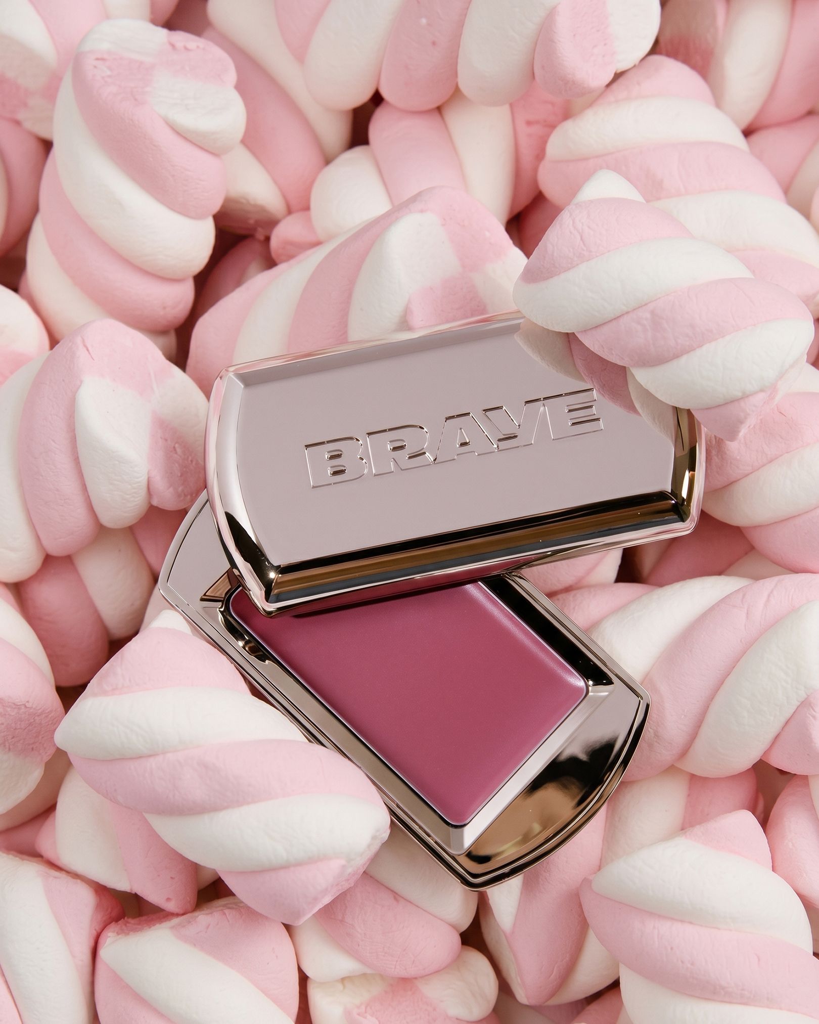 

Сияющий бальзам-аксессуар для губ BRAYE Lipsleek [06 Plucky] 2,3г