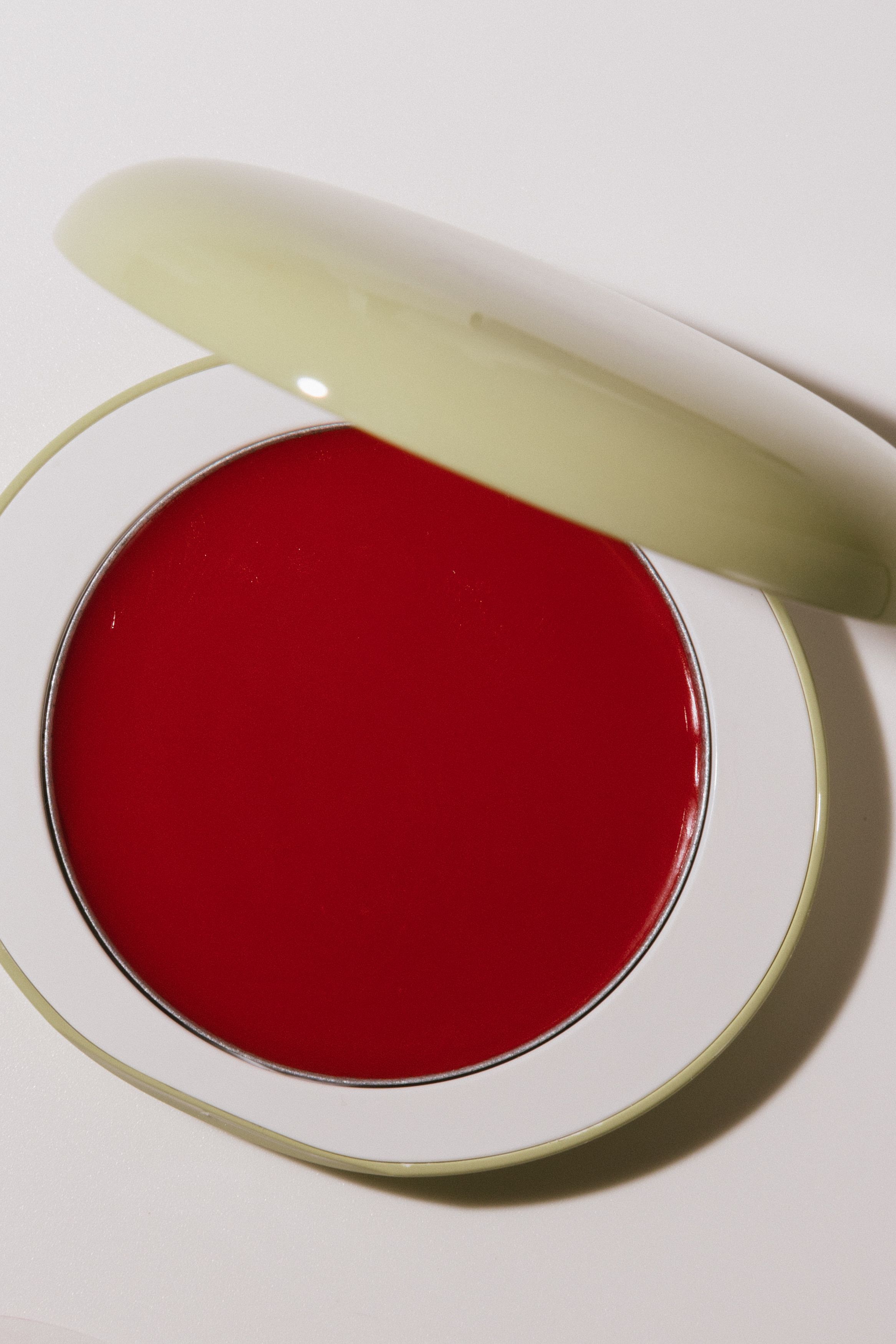 

Глянцевый бальзам для губ и щек [10 Rowberry] Freshian Egg Like Cream Blush Vegan 6,5g