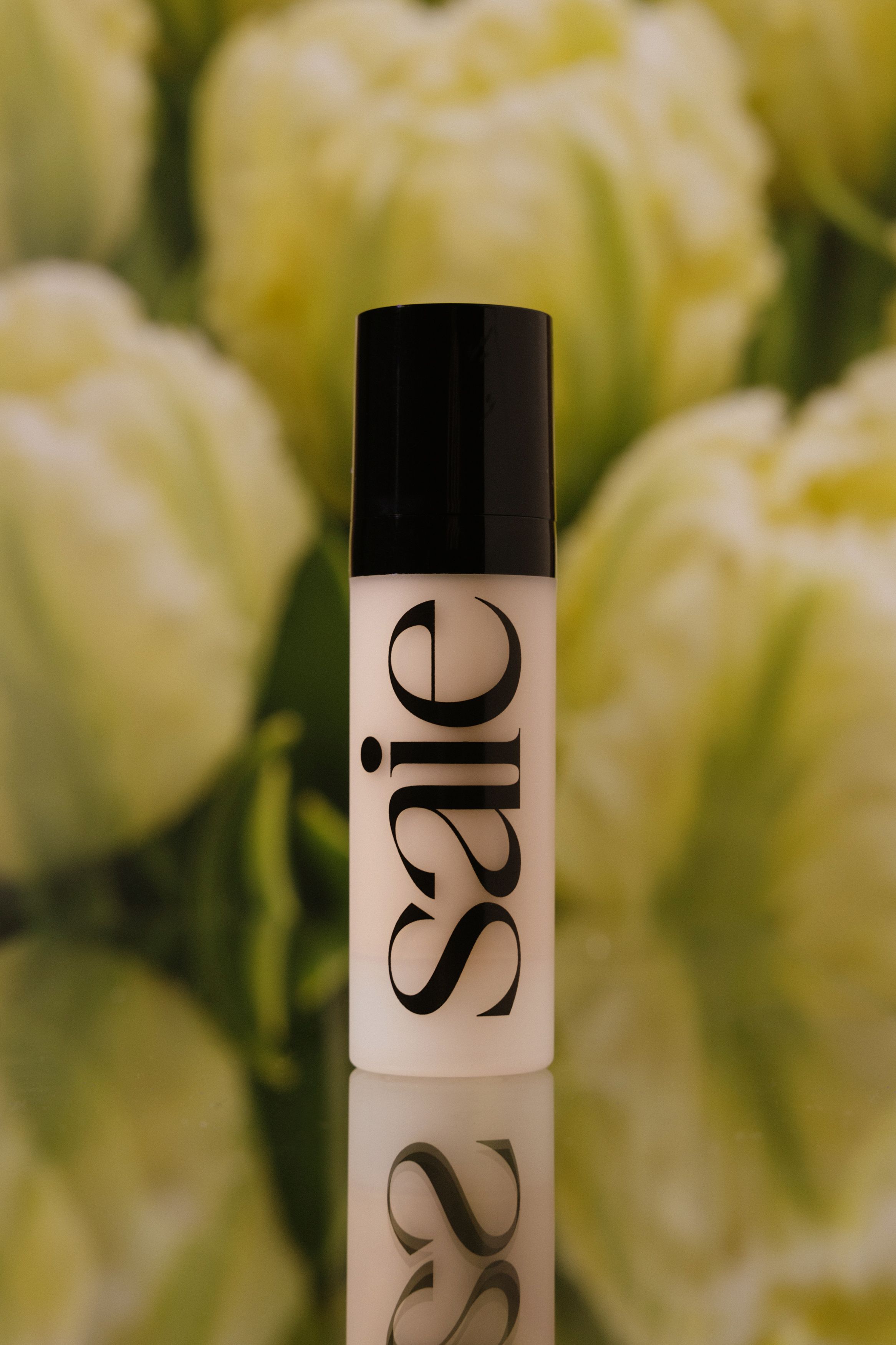 

Сияющая база для макияжа [Warmglow] Saie Glowy Super Gel Multipurpose Illuminator 15мл