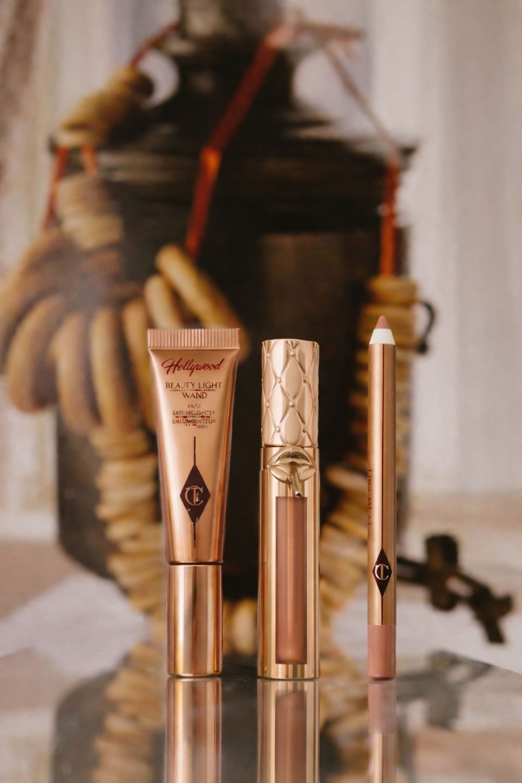 

Набор для макияжа губ и щек Charlotte Tilbury Lip and Cheek Trio Makeup Gift Set [Super Nudes] 0,8g/2ml/6ml