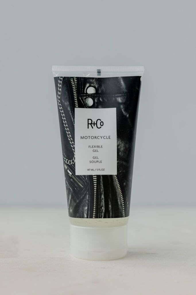 

BU// МОТОЦИКЛ гель подвижной фиксации R+Co MOTORCYCLE Flexible Gel 147ml