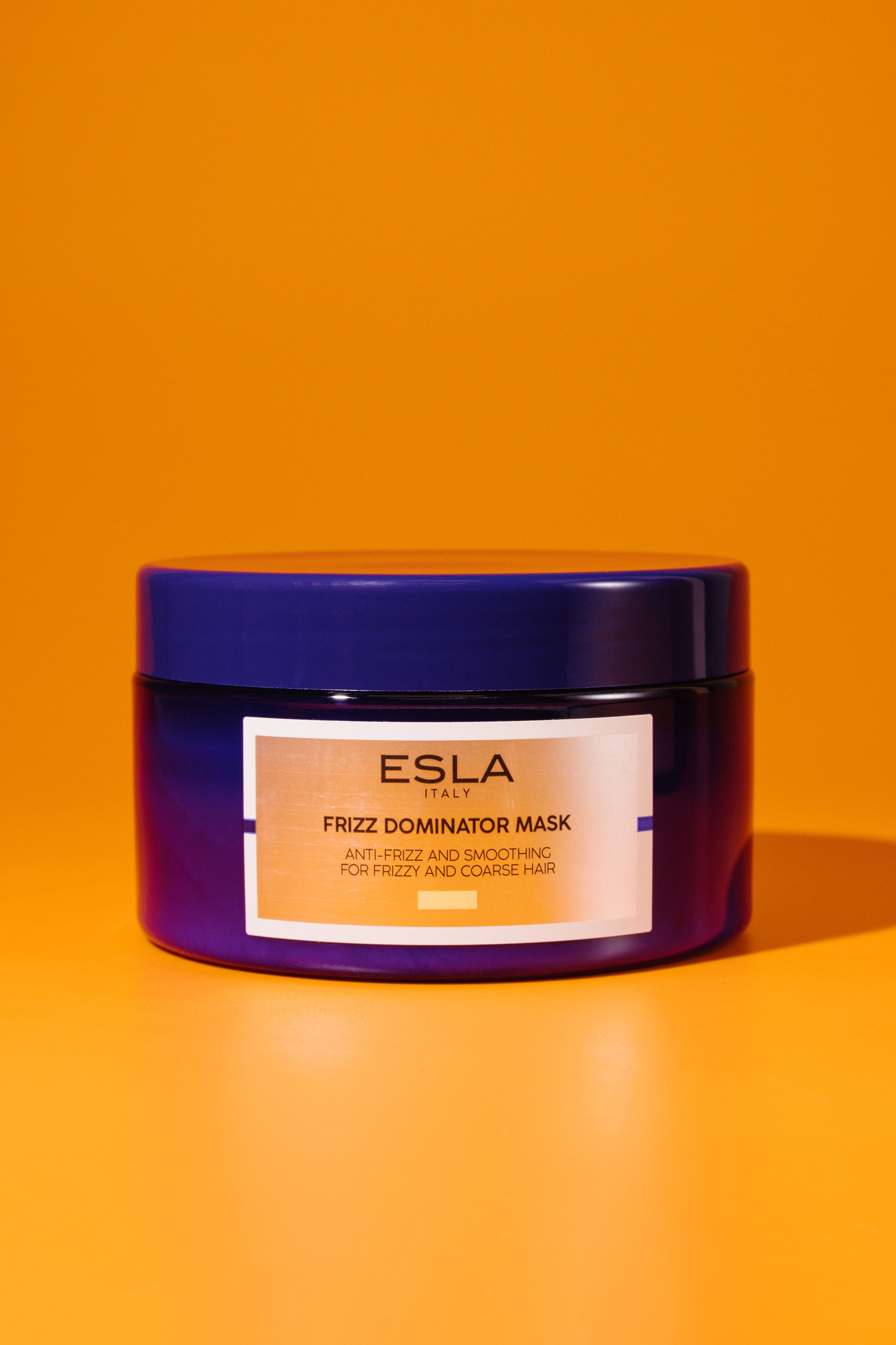 Увлажняющая маска для непослушных и вьющихся волос ESLA Italy Frizz Domination Mask 250ml